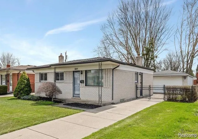 2nd image of 4644 Kingsley Dr, Warren, MI 48092 4601 | MLS# 61005075