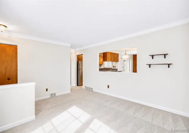 3rd image of 4644 Kingsley Dr, Warren, MI 48092 4601 | MLS# 61005075