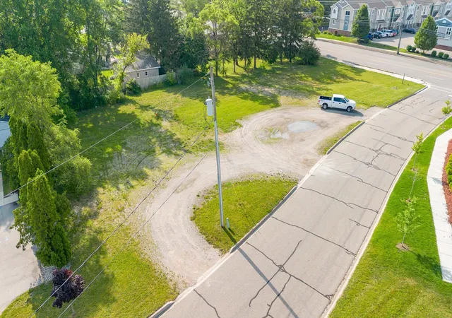 4th image of 915 E Broomfield Rd, Mount Pleasant, MI 48858 | MLS# 80065593