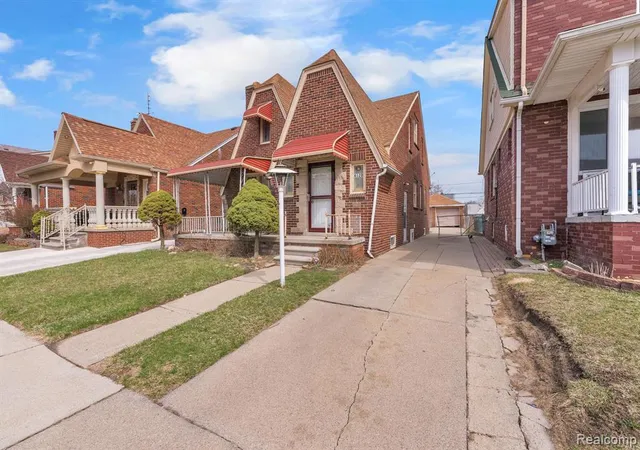 Photo 3 of Single Family Residence at 6120 Middlesex St, Dearborn, MI 48126 | MLS# 60980193 |  | Sold on 2026-06-30