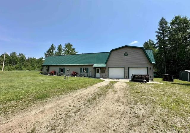 Homes for sale in Rapid River, MI | 9904 Us 2 Hwy, Rapid River, MI 49878 | MLS# 50196340