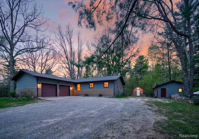 Homes for sale in North Branch, MI | 4049 Slattery Rd, North Branch, MI 48461 | MLS# 60995143