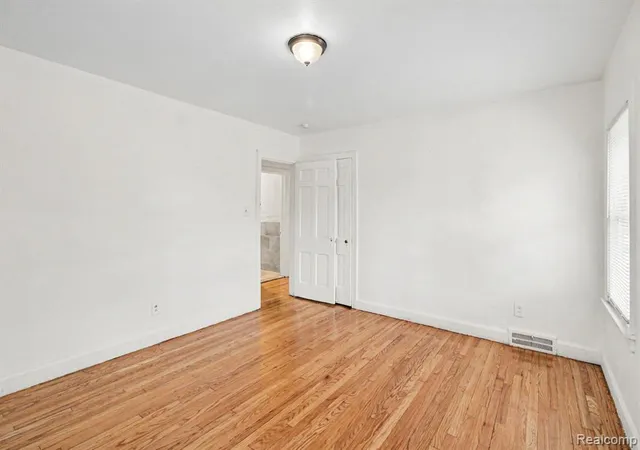 3rd image of 18112 Northlawn St, Detroit, MI 48221 | MLS# 60991306