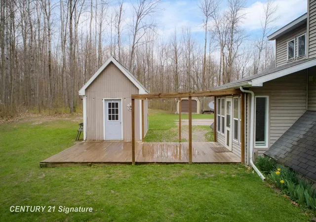 3rd image of 1180 Winding Wood Dr, Farwell, MI 48622 | MLS# 50219767