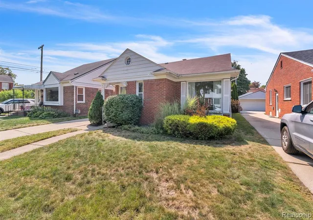 Photo 3 of Sale Pending at 141 Robindale Ave, Dearborn, MI 48128 1532 | MLS# 61024999 | Listing updated on 2026-09-01