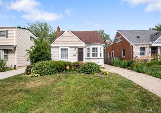 Photo 1 of Sale Pending at 2742 Oakshire Ave, Berkley, MI 48072 | MLS# 61016228 | Listing updated on 2026-08-10