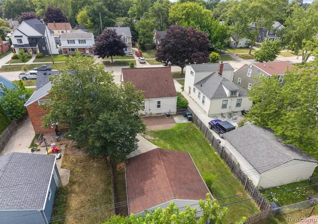 Photo 60 of Sale Pending at 2742 Oakshire Ave, Berkley, MI 48072 | MLS# 61016228 | Listing updated on 2026-08-10