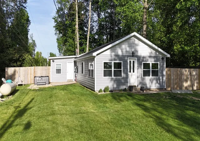 Homes for sale in Vandalia, MI | 17259 Paradise Lake Rd, Vandalia, MI 49095 | MLS# 70534201