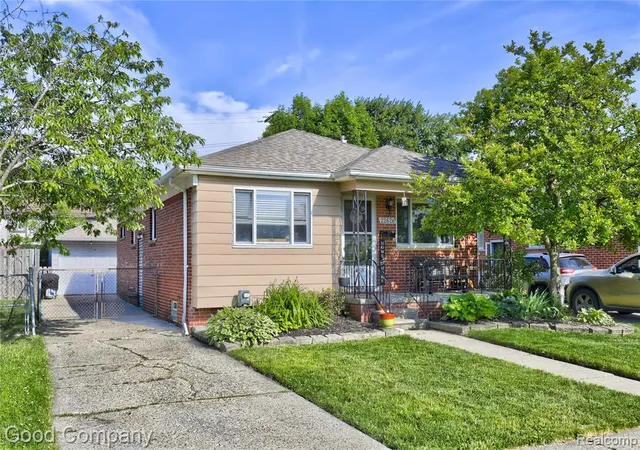 1st image of 22626 Harmon St, Saint Clair Shores, MI 48080 | MLS# 61004346