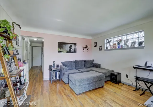 2nd image of 22626 Harmon St, Saint Clair Shores, MI 48080 | MLS# 61004346