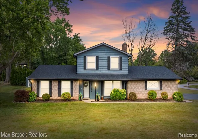 Photo 1 of Sale Pending at 28014 Bellcrest St, Farmington Hills, MI 48334 | MLS# 61015199 | Listing updated on 2026-07-31