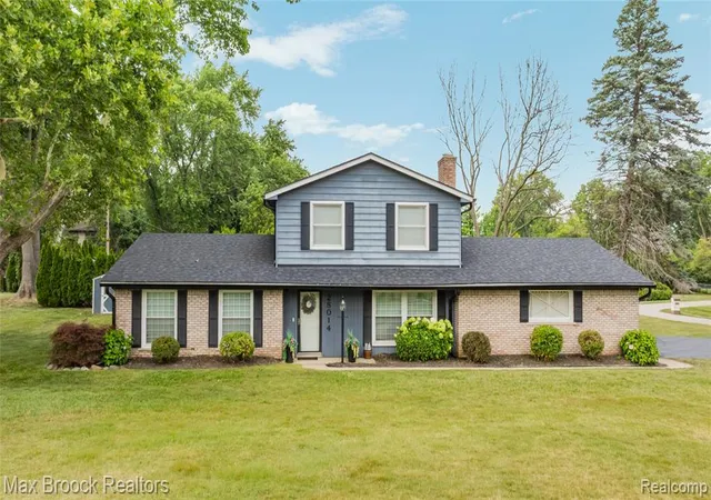 Photo 34 of Sale Pending at 28014 Bellcrest St, Farmington Hills, MI 48334 | MLS# 61015199 | Listing updated on 2026-07-31