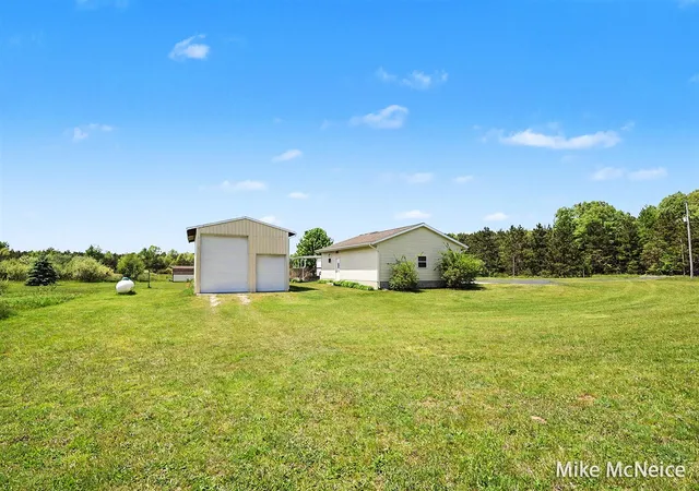 4th image of 2079 W Mcmillan Rd, Muskegon, MI 49445 | MLS# 70535366
