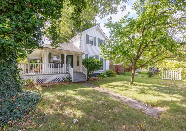 Photo 2 of Single family home for sale at 6420 Denton Rd, Van Buren Township, MI 48111 | MLS# 70492805 | Listing updated on 2025-10-22