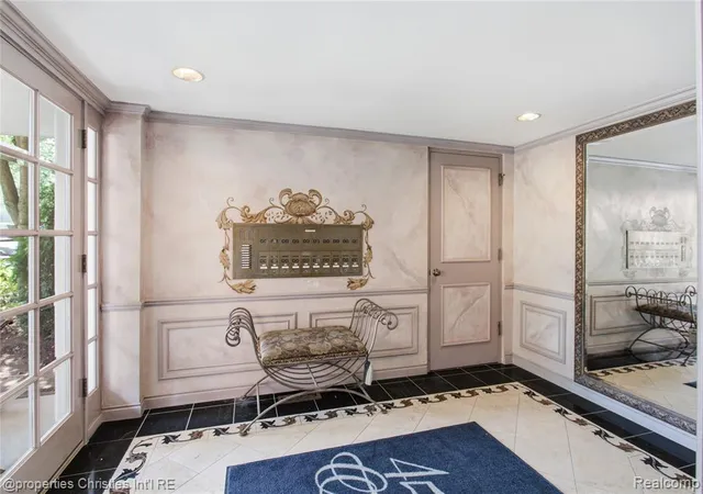 Listing Photo 3 - Condo for sale in building located at 450 Oak Ave, Birmingham, MI 48009 - Unit #203