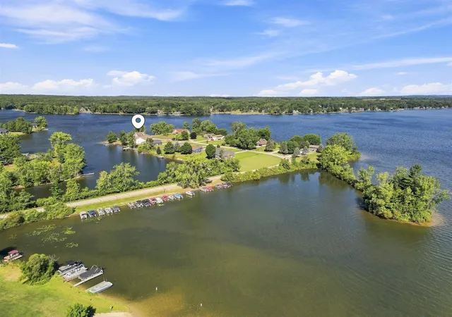 Photo 3 of Single family home for sale at 1019 Peninsula Dr, Lake Isabella, MI 48893 | MLS# 70554528 | Listing updated on 2026-08-27
