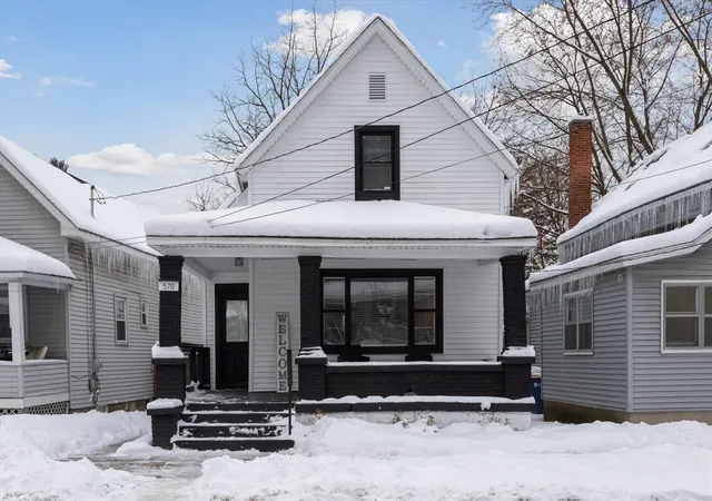 Single Family Residence at 570 Valley Ave, Grand Rapids, MI 49504 | MLS# 70296047 | | Sold on 2023-01-13