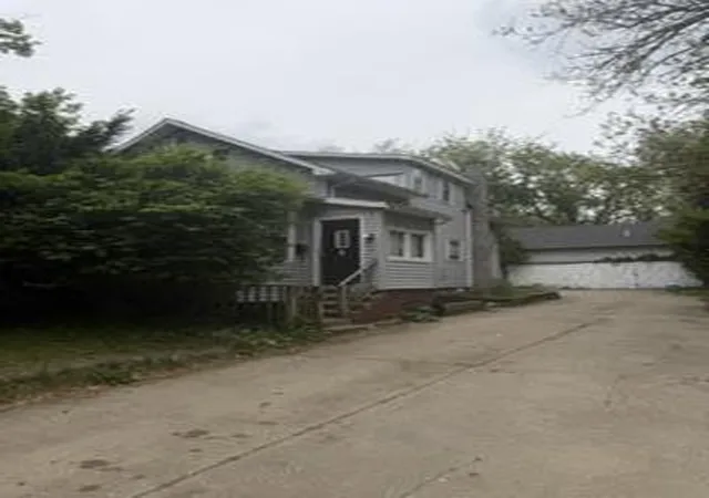 2nd image of 108 Hutchinson St, Kalamazoo, MI 49001 | MLS# 70533440