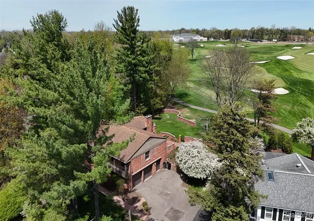 Photo 1 of Single family home for sale at 3880 Oakland Dr, Bloomfield Hills, MI 48301 | MLS# 60933150 | Listing updated on 2026-09-23