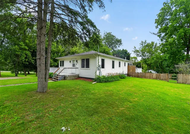 Homes for sale in Comstock Park, MI | 4036 Childs Ave, Comstock Park, MI 49321 | MLS# 70541477