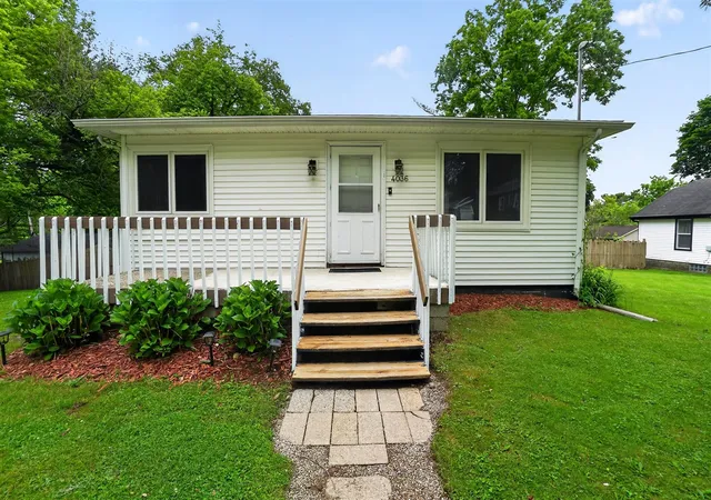 Homes for sale in Comstock Park, MI | 4036 Childs Ave, Comstock Park, MI 49321 | MLS# 70541477