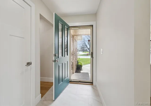 4th image of 17018 White Haven Dr, Northville, MI 48168 | MLS# 60382288