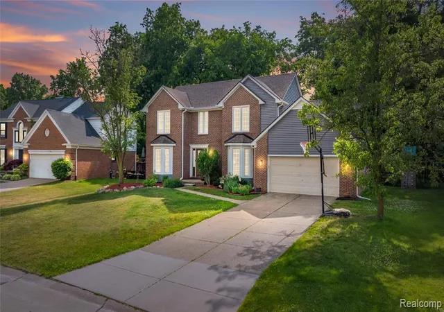 2nd image of 30975 Sunderland Dr, Farmington Hills, MI 48331 | MLS# 61000786