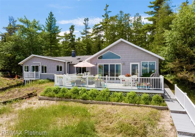 Photo 2 of Single family home for sale at 33090 E Side Dr, Beaver Island, MI 49782 9758 | MLS# 61010222 | Listing updated on 2026-09-26