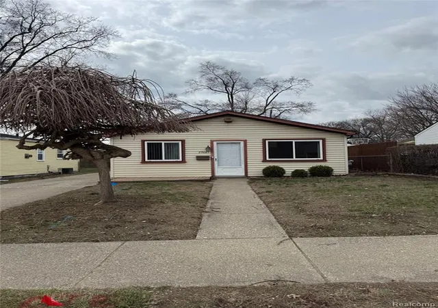 Homes for sale in Madison Heights, MI | 29045 Howard Ave, Madison Heights, MI 48071 | MLS# 60977556