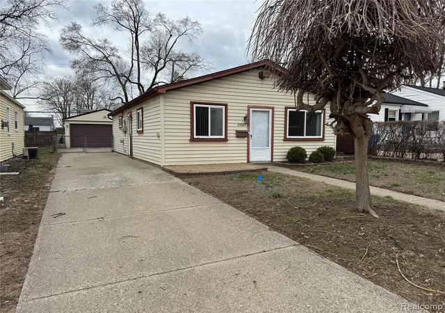 Homes for sale in Madison Heights, MI | 29045 Howard Ave, Madison Heights, MI 48071 | MLS# 60977556