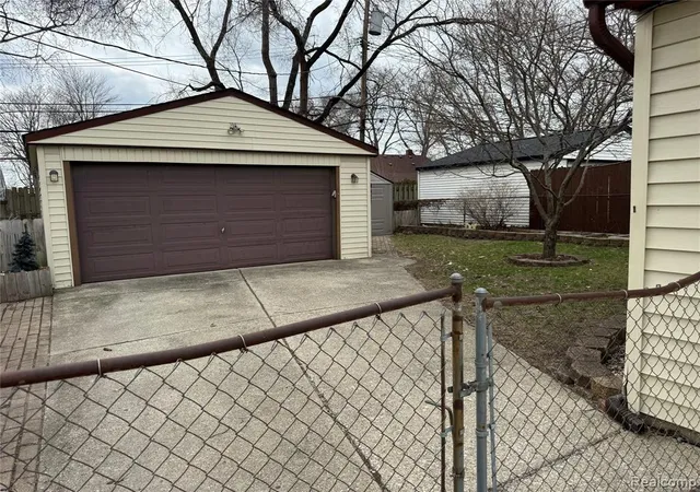 Homes for sale in Madison Heights, MI | 29045 Howard Ave, Madison Heights, MI 48071 | MLS# 60977556