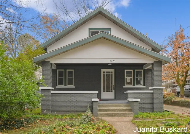 1st image of 1352 Walker Ave, Grand Rapids, MI 49504 | MLS# 70506077