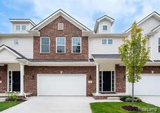 Homes for sale in White Lake, MI | 16 Grandview Ci Grandview Cir #56, White Lake, MI 48386 | MLS# 61009732