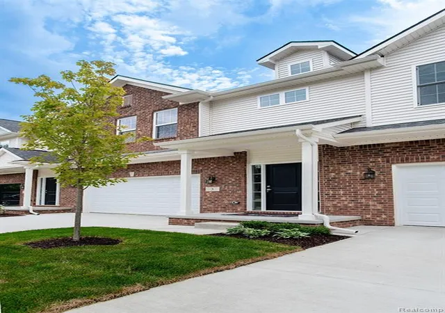 Photo 3 of Condo for sale at 16 Grandview Ci Grandview Cir #56, White Lake, MI 48386 2483 | MLS# 61009732 | Listing updated on 2026-09-16