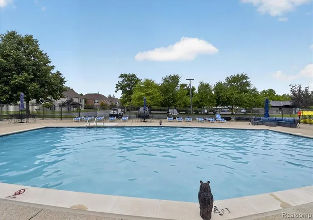 48th image of 8127 Colony Dr #21, Grosse Ile, MI 48138 | MLS# 61006299