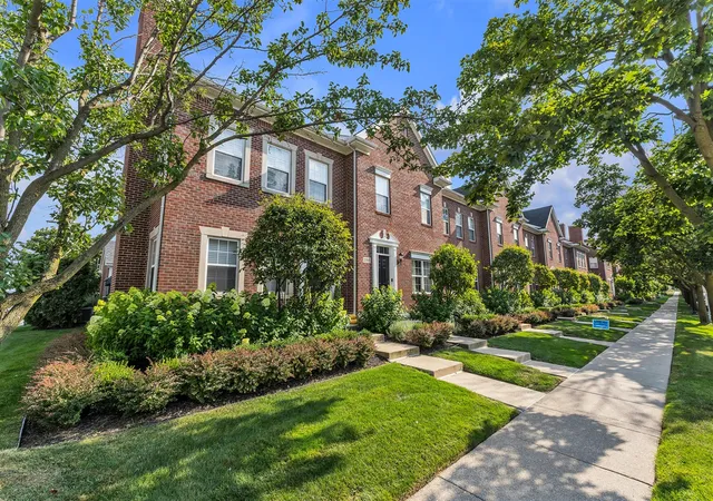 Listing Photo 3 - Condo for sale in building located at 21521 Garrison St, Dearborn, MI 48124