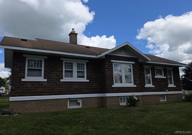 Homes for sale in Iron River, MI | 614 Roosevelt Ave, Iron River, MI 49935 | MLS# 50212854