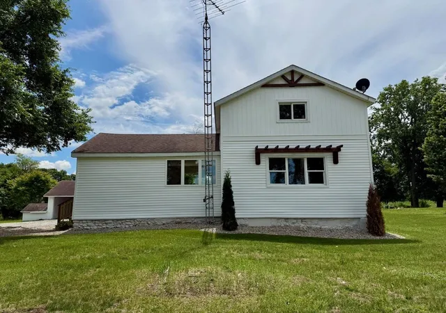 Homes for sale in Chesaning, MI | 12301 Niblok Rd, Chesaning, MI 48616 | MLS# 50212594