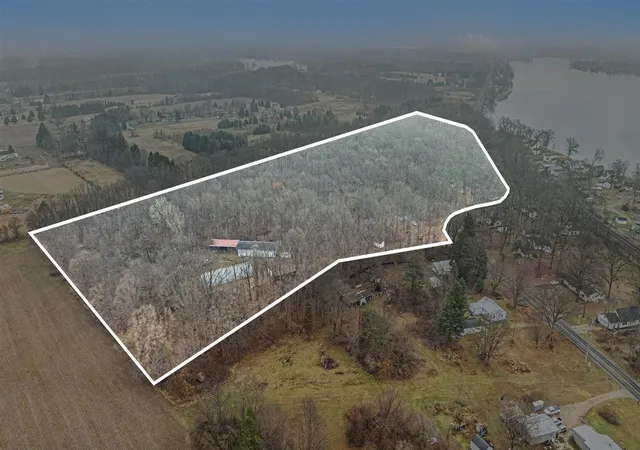 1st image of Vl E T U Ave, Vicksburg, MI 49097 | MLS# 70511111