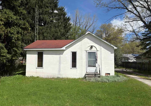 Homes for sale in Chesaning, MI | 710 Bentley St, Chesaning, MI 48616 | MLS# 50207984