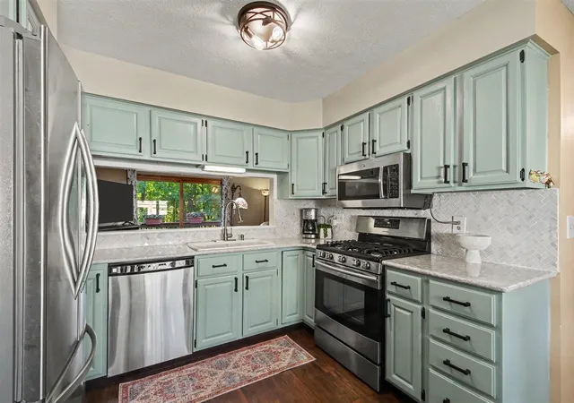 Listing Photo 4 - Condo for sale in building located at 49 Skyline Cir, Grand Rapids, MI 49504