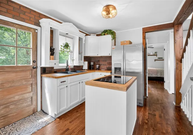 3rd image of 2915 Lorraine Ave, Kalamazoo, MI 49008 | MLS# 70538073