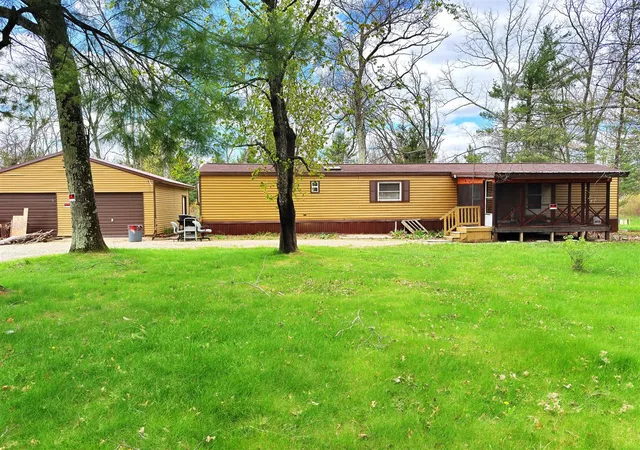 Homes for sale in Baldwin, MI | 9189 S Oakland Dr, Baldwin, MI 49304 | MLS# 70530157