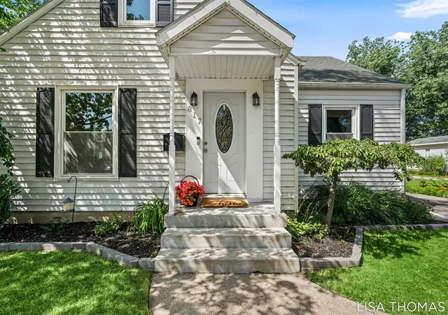 Photo 1 of Sale Pending at 817 Joslin St, Grand Rapids, MI 49507 | MLS# 70543019 | Listing updated on 2026-07-03