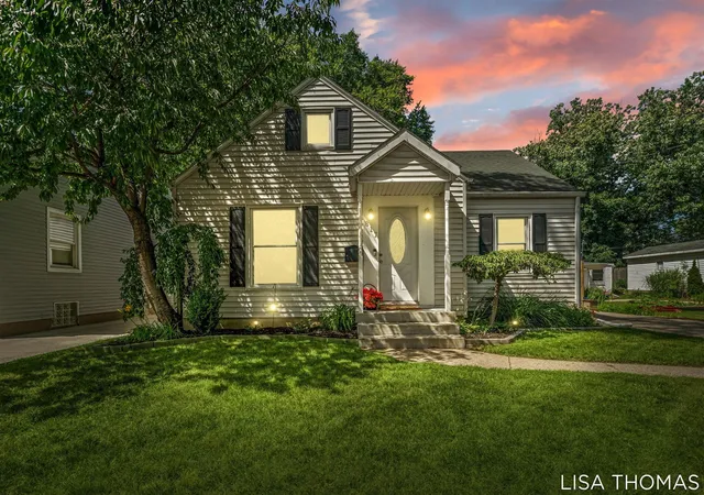 Photo 2 of Sale Pending at 817 Joslin St, Grand Rapids, MI 49507 | MLS# 70543019 | Listing updated on 2026-07-03