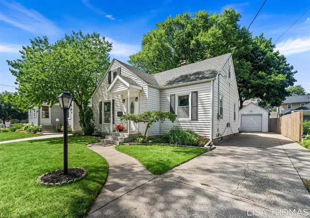 Photo 3 of Sale Pending at 817 Joslin St, Grand Rapids, MI 49507 | MLS# 70543019 | Listing updated on 2026-07-03