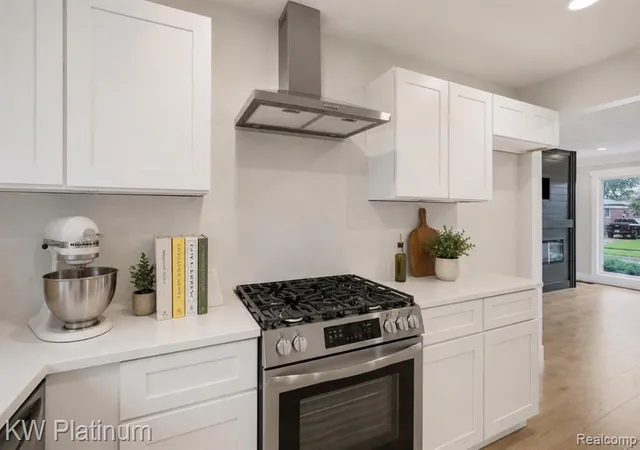 Homes for sale in Saint Clair Shores, MI | 25718 Harmon St, Saint Clair Shores, MI 48081 | MLS# 61008241