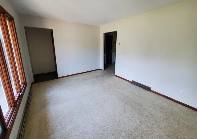 Photo 11 of Sale Pending at 14261 Essenburg Dr, Holland, MI 49424 | MLS# 70538196 | Listing updated on 2026-07-29