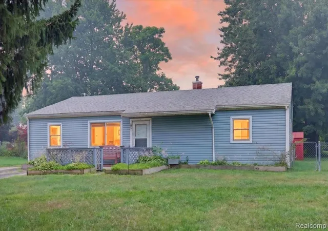 Photo 1 of Sale Pending at 3872 Queensbury Rd, Lake Orion, MI 48359 1562 | MLS# 61012300 | Listing updated on 2026-09-21