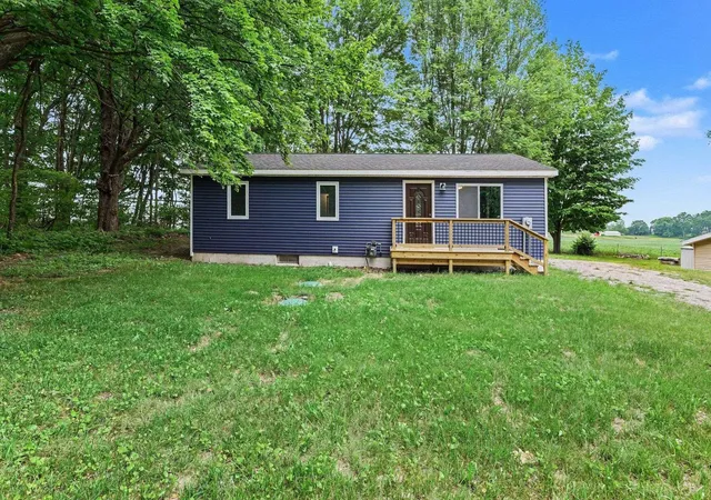 Photo 2 of Single family home for sale at 1051 Circle Dr, Weidman, MI 48893 | MLS# 80072395 | Listing updated on 2026-08-31